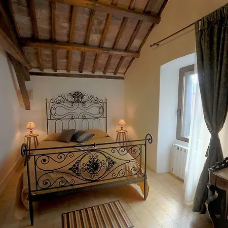 Holiday home Historic House